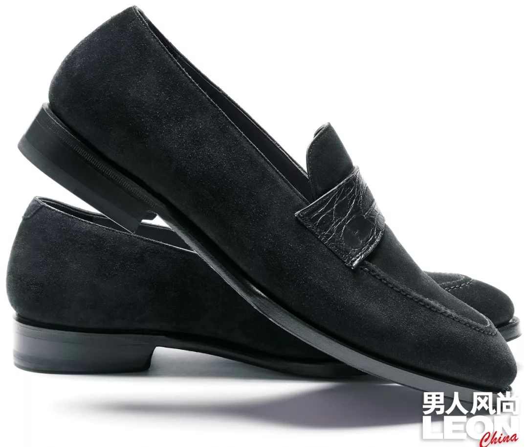 今年冬天如果你还没有一双黑色麂皮鞋…