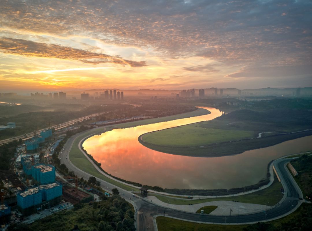 天府中央商务区楼盘,成都天府新区河畔新世界一期实景