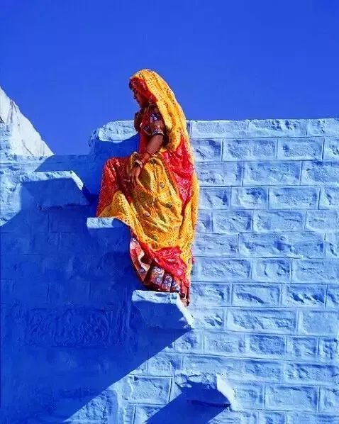 星球 · Lavigne | 蓝色之城三部曲：蓝的忧伤，城堡与亡灵