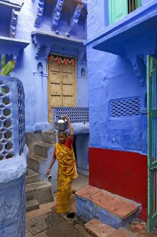 星球 · Lavigne | 蓝色之城三部曲：蓝的忧伤，城堡与亡灵