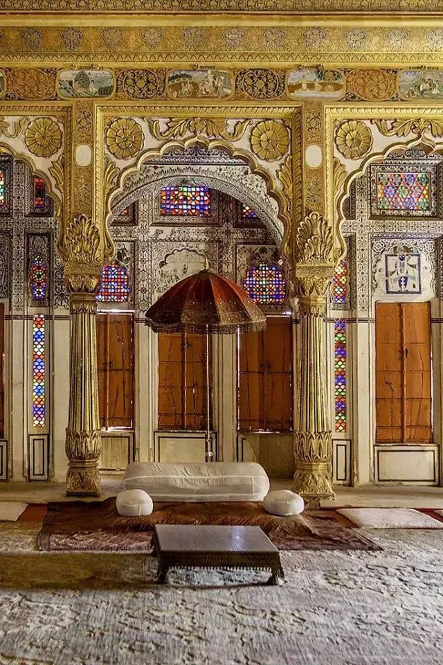 星球 · Lavigne | 蓝色之城三部曲：蓝的忧伤，城堡与亡灵