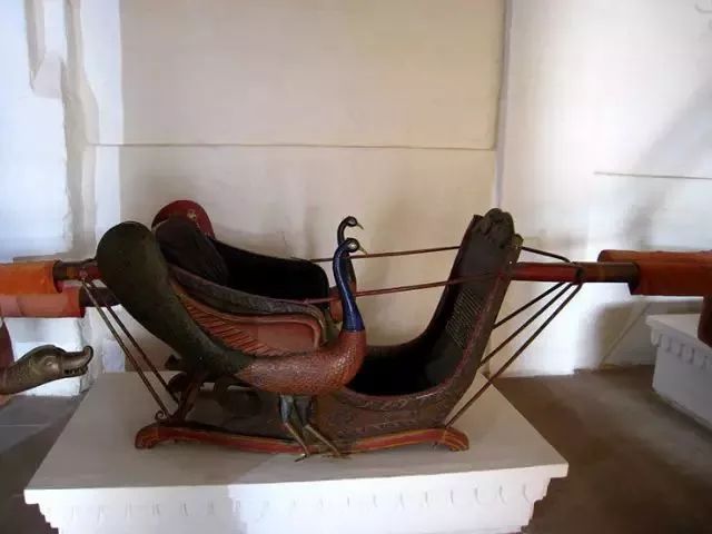 星球 · Lavigne | 蓝色之城三部曲：蓝的忧伤，城堡与亡灵