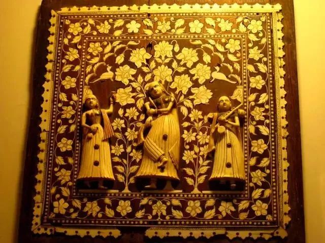 星球 · Lavigne | 蓝色之城三部曲：蓝的忧伤，城堡与亡灵