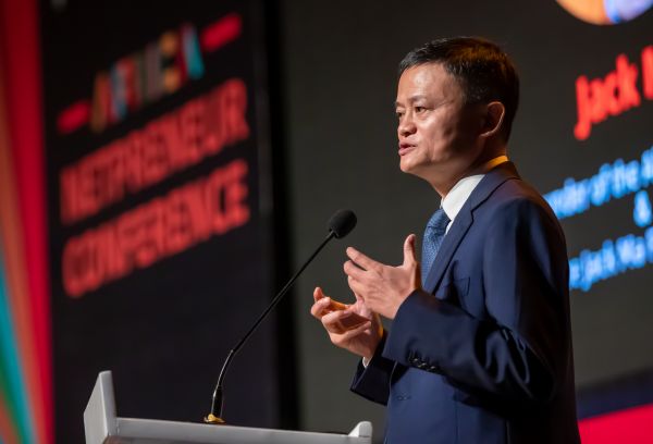 卸任后的马云到访非洲干了这件事