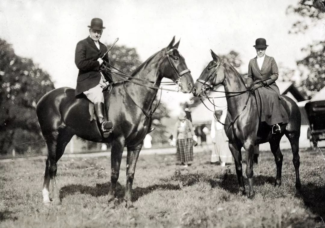 今年最火的靴子是什么牌子的,2019冬最流行的靴子