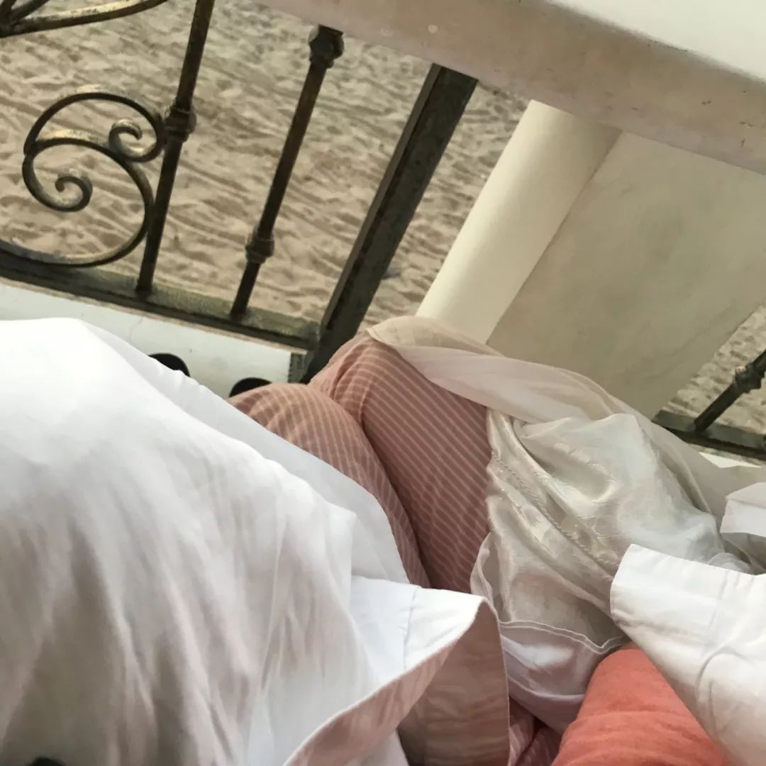 趣读丨我花三块钱买了朋友圈人设服务，然后我的人设崩了…