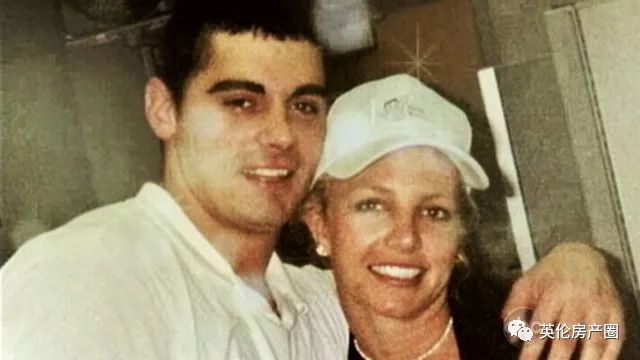 小甜甜布兰妮卖美国豪宅！赔的还不是一点半点