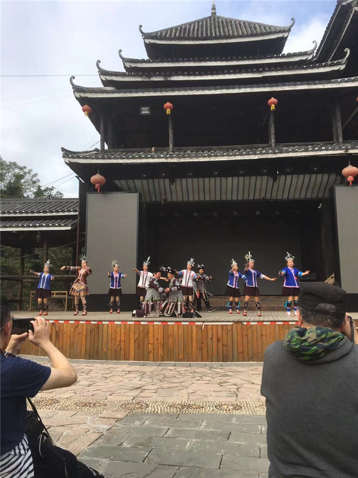 灏借缇庢櫙閫告父澶╀笅,灏芥徑缇庢櫙