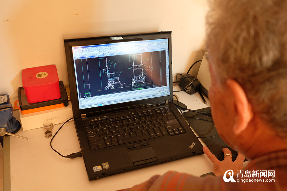 六旬爷爷为肌无力孙子自制轮椅,六旬爷爷为孙子自制轮椅