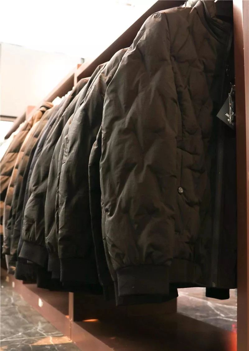 番禺剁手*党**的天堂！低至2.5折，万人疯抢的欧时力、MNBF等顶级国际潮牌开仓