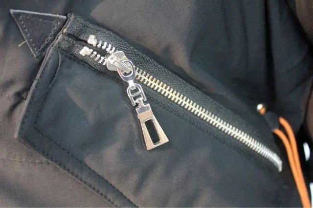 番禺剁手*党**的天堂！低至2.5折，万人疯抢的欧时力、MNBF等顶级国际潮牌开仓