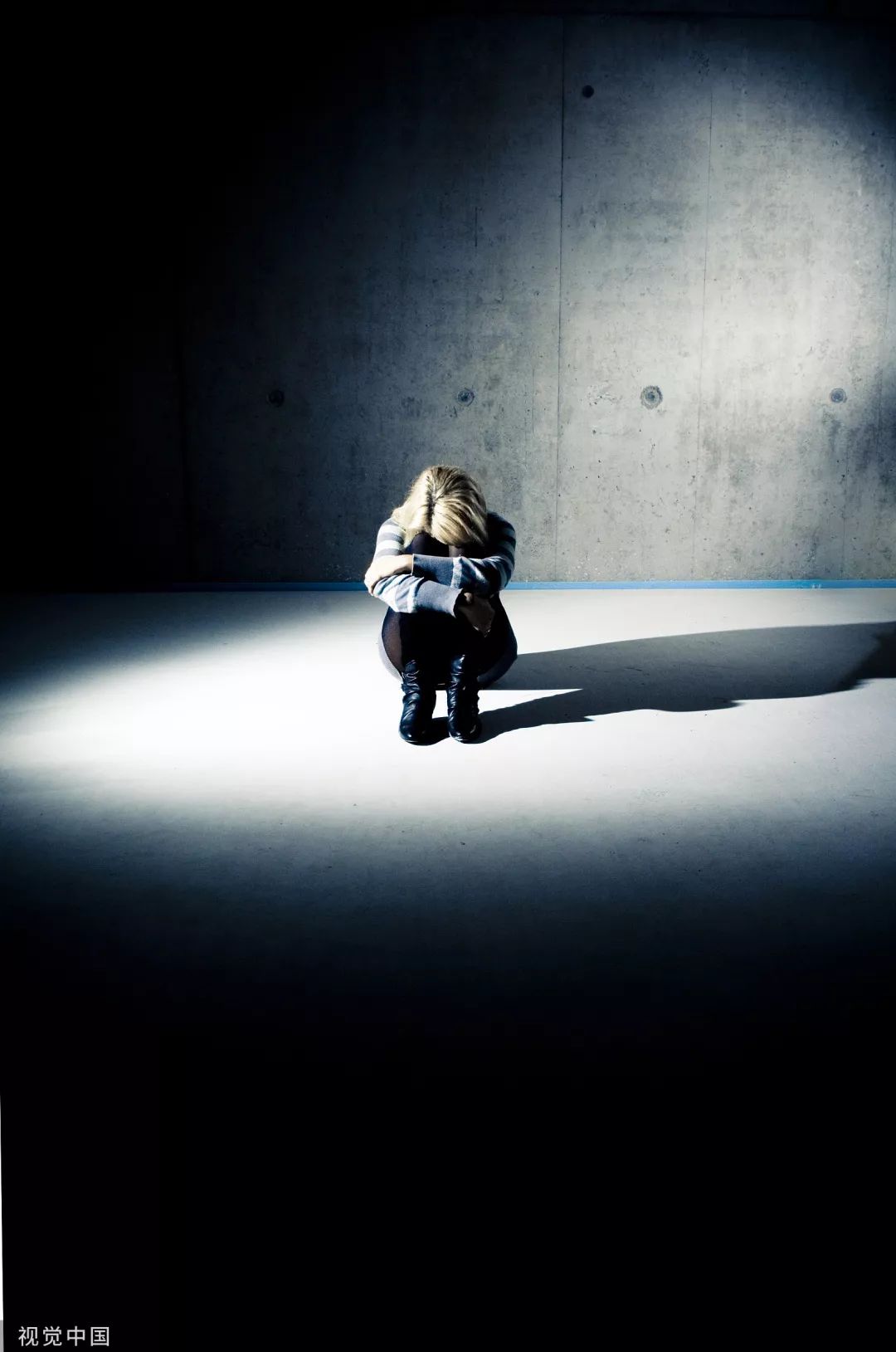 13岁女孩因抑郁吞药自杀，致命的“心灵感冒”到底怎么治？