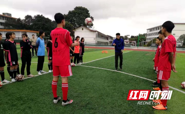 目前校园足球特色学校有多少所,国家特色足球示范学校