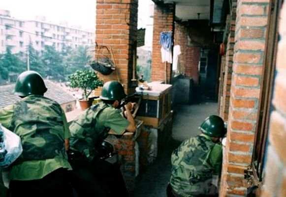 杀害7人逃犯落网最新消息女逃犯劳荣枝厦门商场落网劳荣枝法子英杀害7人原因动机披露现场图曝光