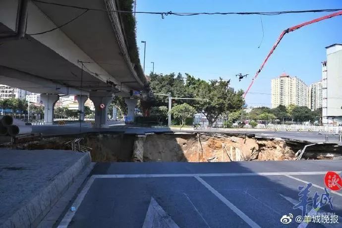 广州地陷父子2人怎么样,最新广州地陷父子被困