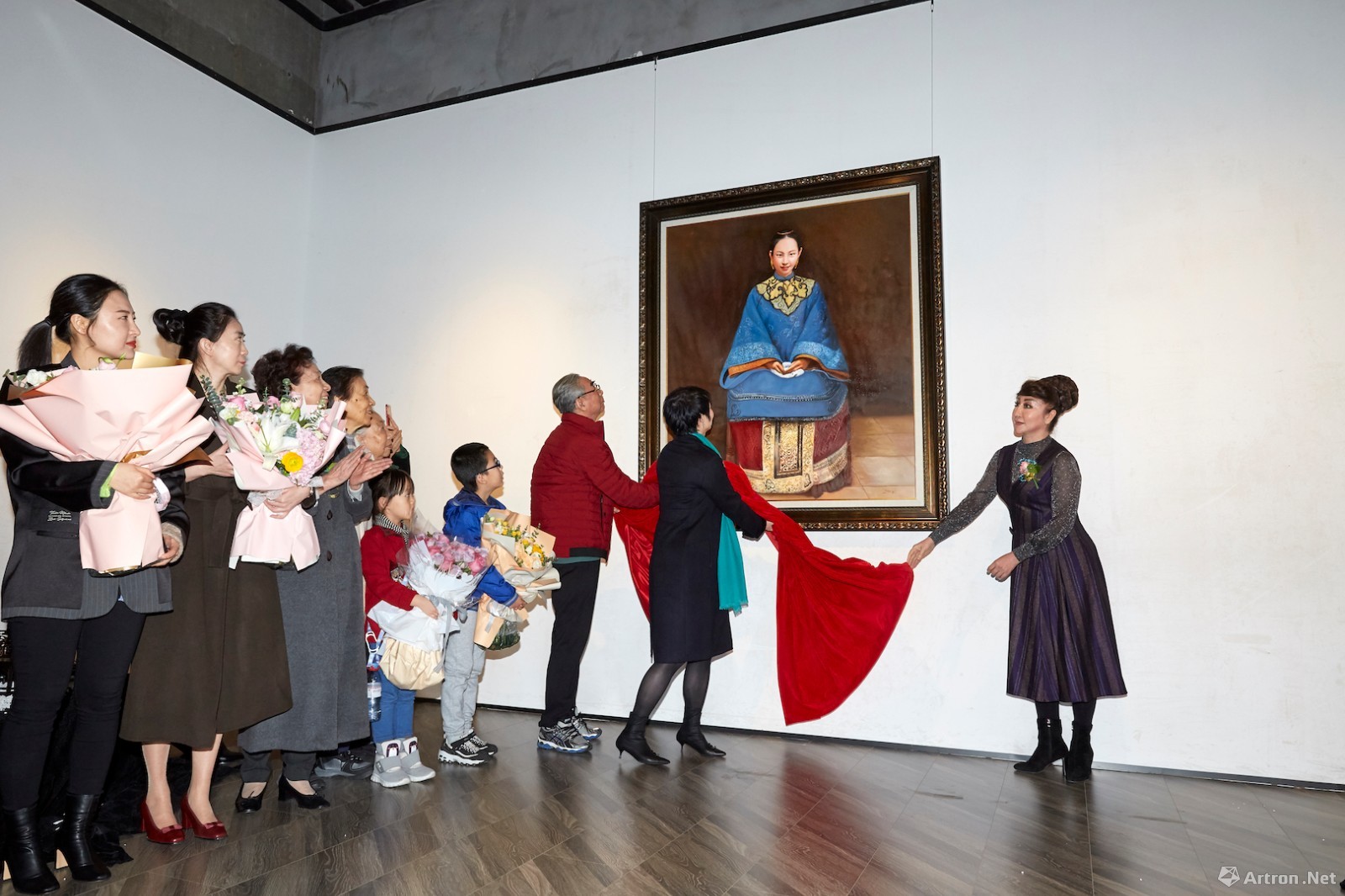 周莹油画艺术作品欣赏,晏子周莹画像