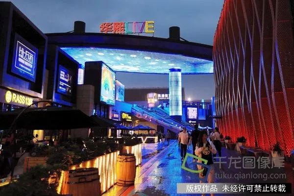 夜京城点亮北京夜经济,古玩潮玩汇聚夜市点亮京城夜经济