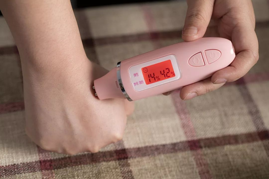 男士脸爆皮用什么保湿,男生秋冬脸上起皮用什么保湿