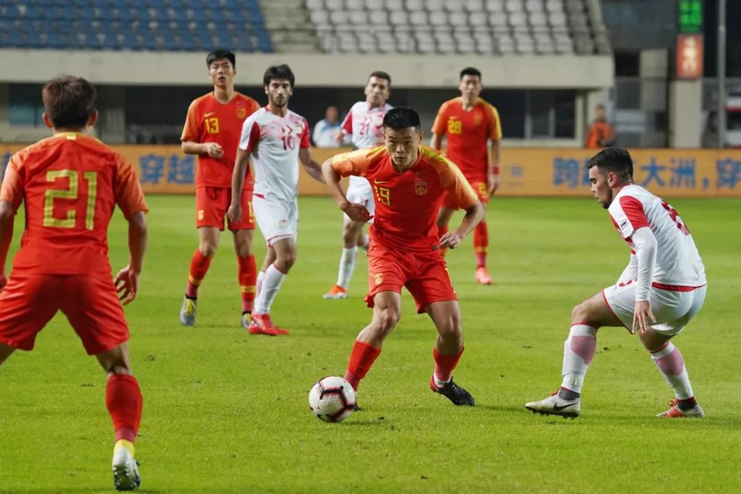 中国2比0赢日本足球队,中国队3:1告捷