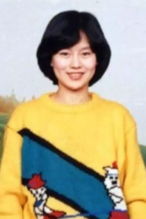 鞠萍姐姐年轻时候,鞠萍姐姐年轻的时候长什么样子