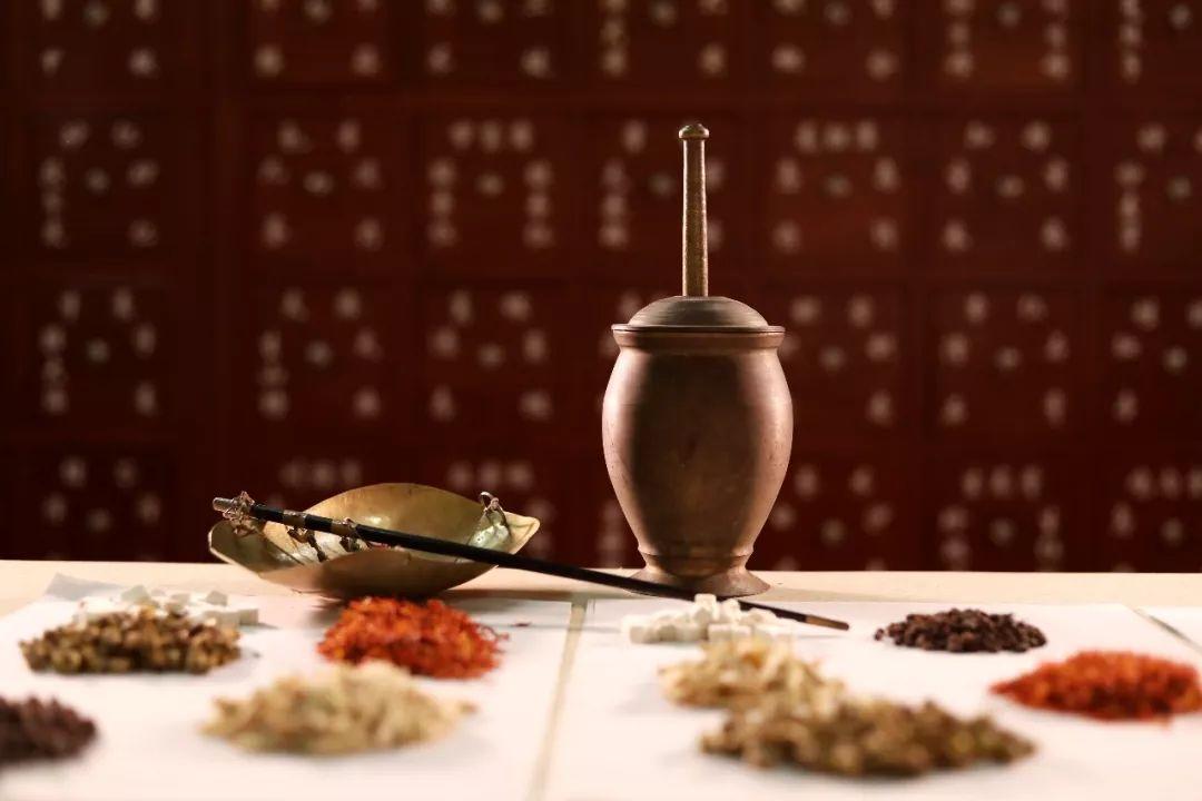 老翁持续发烧月旬，多类抗生素无效，中药一锤定音