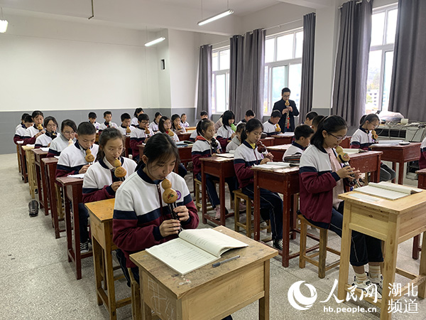 2019利川最美教师视频,最美教师20年坚守山村小学