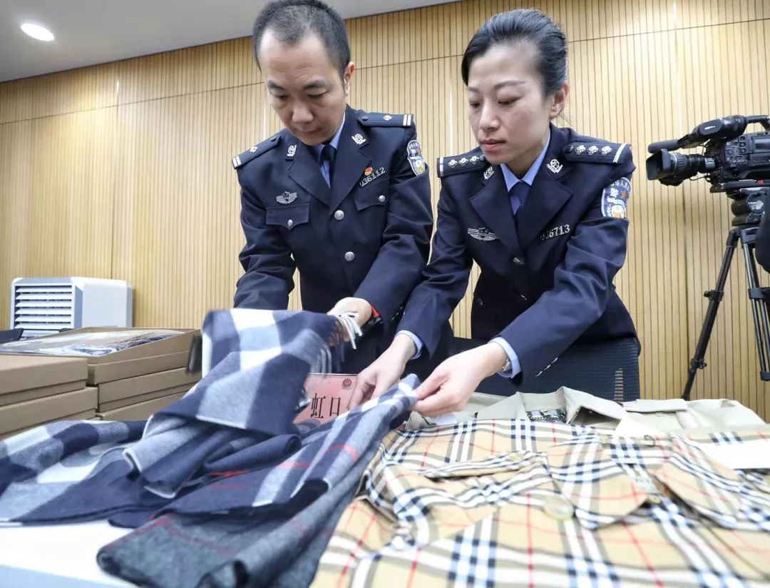 burberry围巾是什么档次,淘宝上1000多的burberry围巾