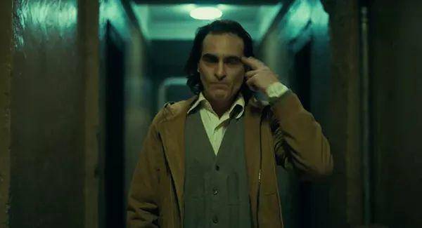 43万人打出8.9高分反转电影,38万人打出8.7的高分电影