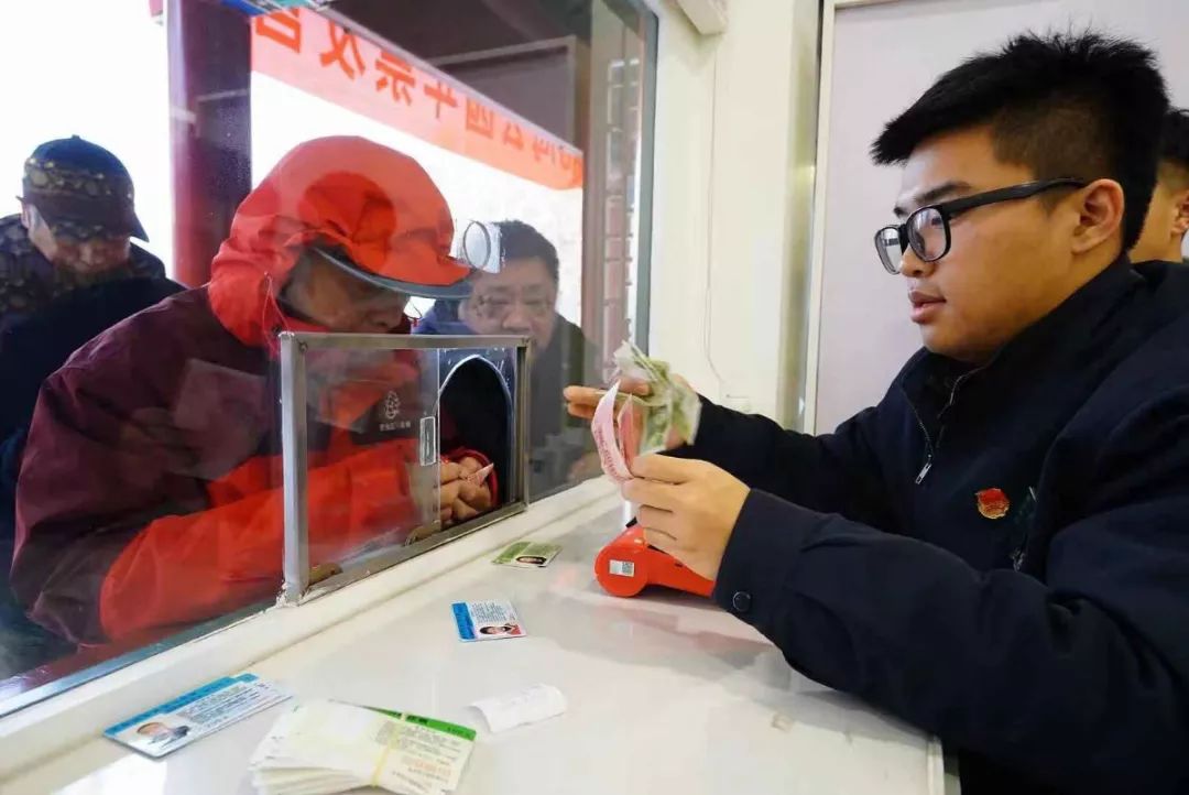 北京的公园年票都是免费的吗,北京2022年公园游览年票多少钱