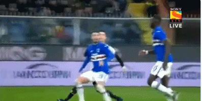 街头c罗超级滞空头球2米69,球迷评价c罗超级滞空头球