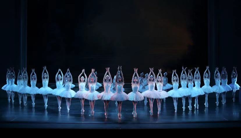 方家骏丨展现舞蹈的所有可能从打破“不可能”开始