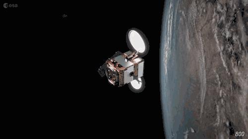 我们发射出去的8400吨太空垃圾，该怎么“扫”？