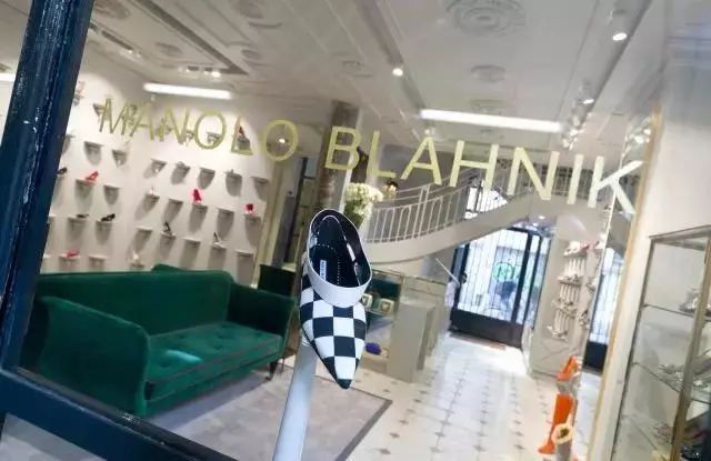 茑屋书店将登陆上海；上海新世界城携400家新品店重新开业；周杰伦“J-tea魔杰的茶”全球首店上海开业|猫头鹰商业周报