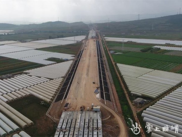 召夸镇四到位做好召泸高速公路陆良段*地征***迁拆**补偿工作已兑付款8335.98万元