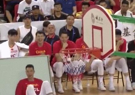 大哥你的笑容要溢出屏幕了，收住收住，2019搞笑体育动图集锦来了