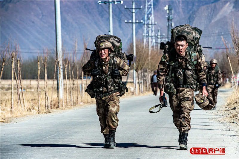 负重70斤登山,负重30斤拉练70公里