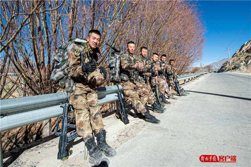 负重70斤登山,负重30斤拉练70公里