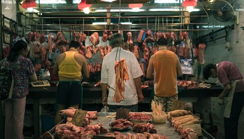 我国再降部分商品进口关税，包括冻猪肉、治疗哮喘等药品