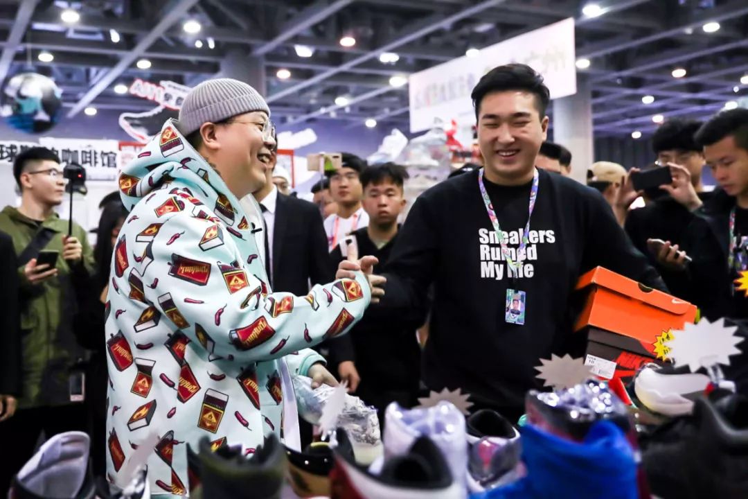 去了这个万人鞋展，才知道国内竟然有这么多「没见过的天价鞋」