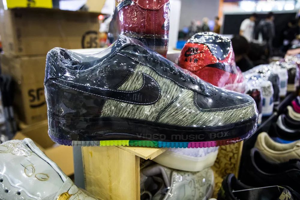 去了这个万人鞋展，才知道国内竟然有这么多「没见过的天价鞋」