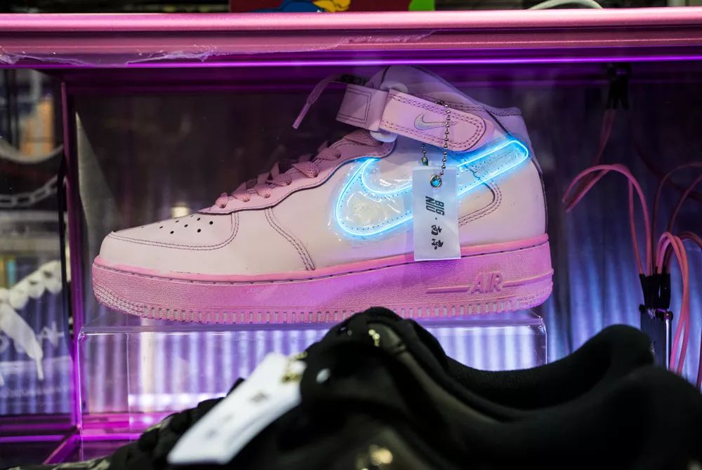 去了这个万人鞋展，才知道国内竟然有这么多「没见过的天价鞋」