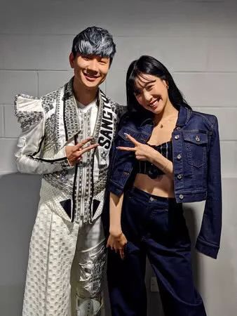 林俊杰女团合影,林俊杰和素人合影