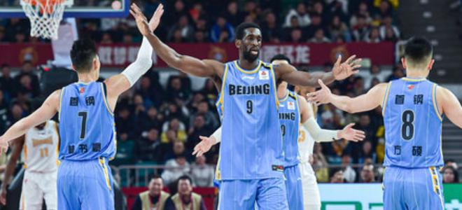 北京发布圣诞游戏主题海报，周洋、巴顿等人将到场助威