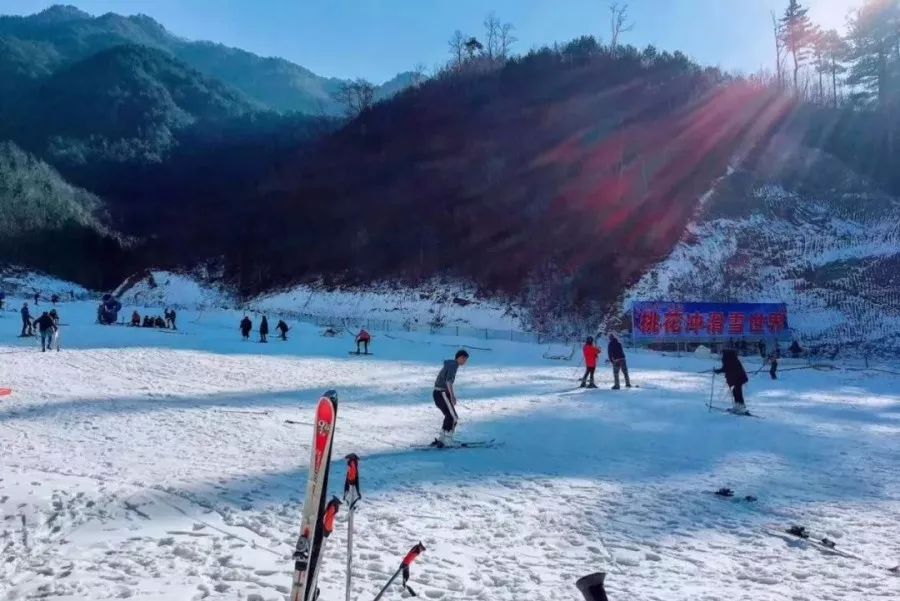 湖北最近的滑雪场,湖北哪的滑雪场有跳台