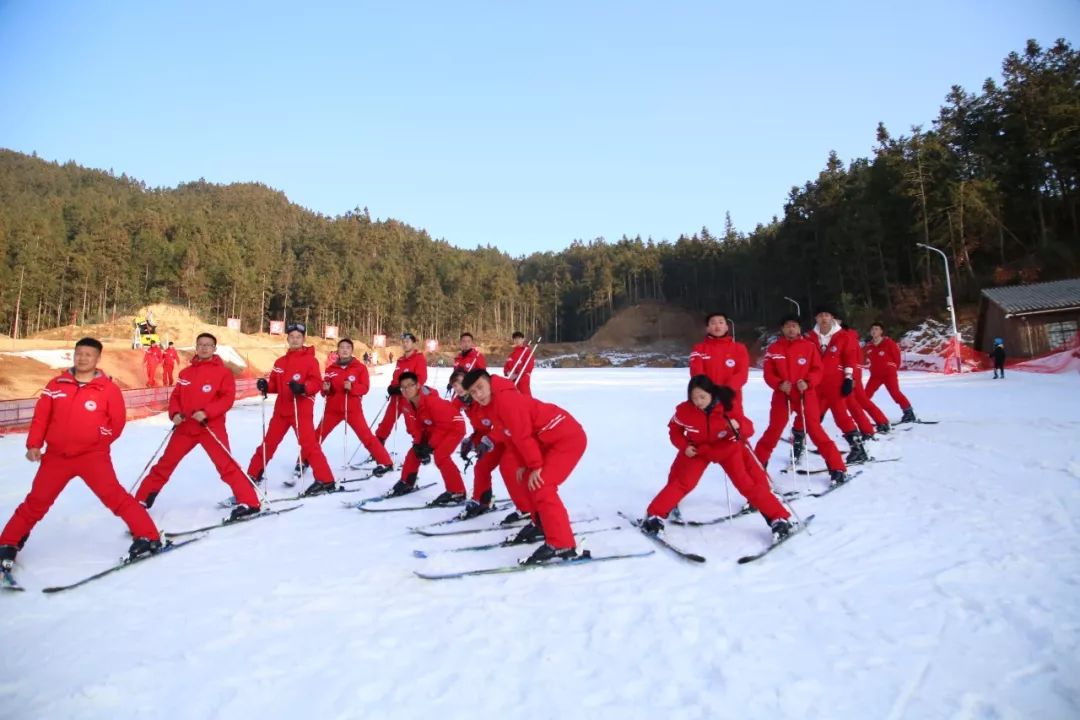 湖北最近的滑雪场,湖北哪的滑雪场有跳台