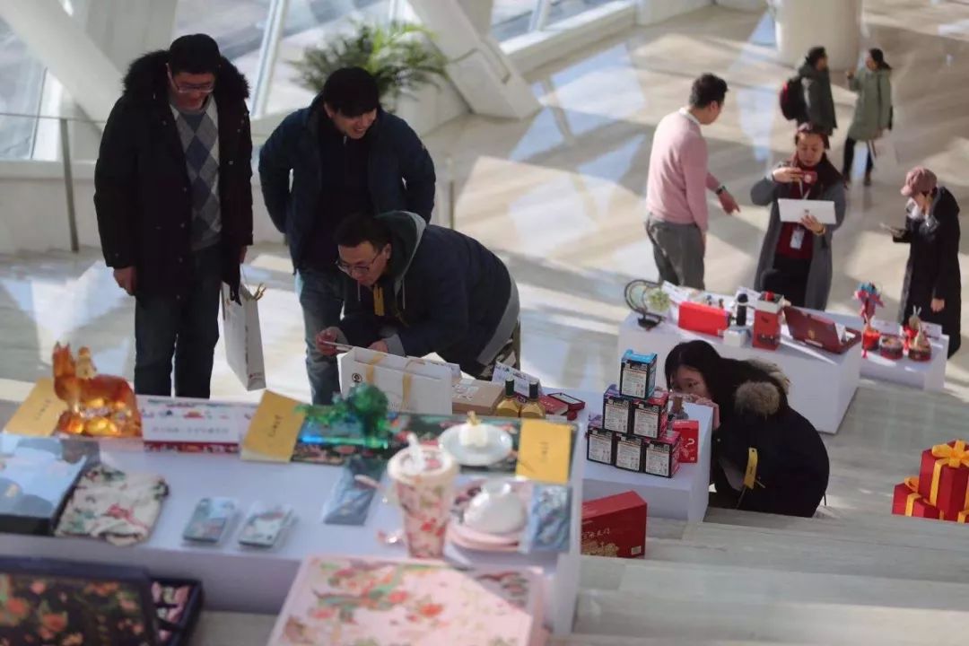 来北京买点什么纪念品,来北京买点啥回去