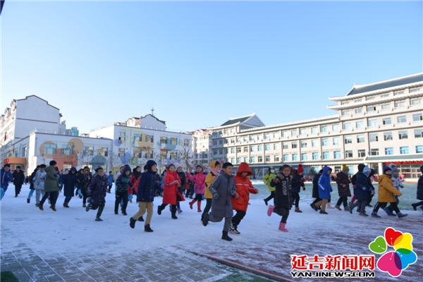 延吉市校园冰雪运动,快来体验延吉万达冰雪嘉年华活动