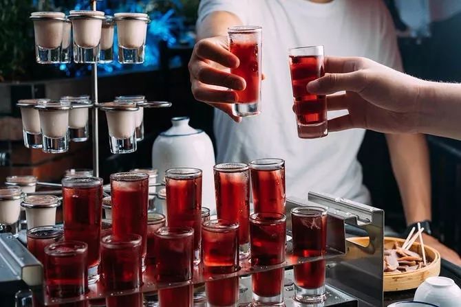 人人人！成都露天约会圣地“贰麻”，开出杭州首店！谢霆锋张靓颖都曾是座上宾