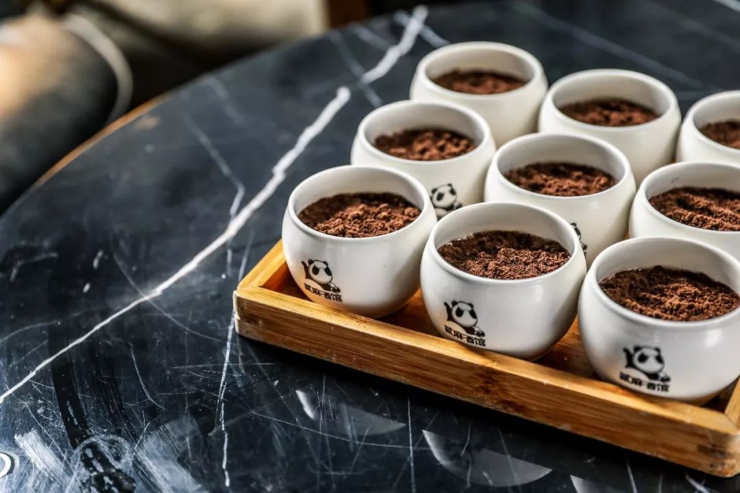 人人人！成都露天约会圣地“贰麻”，开出杭州首店！谢霆锋张靓颖都曾是座上宾