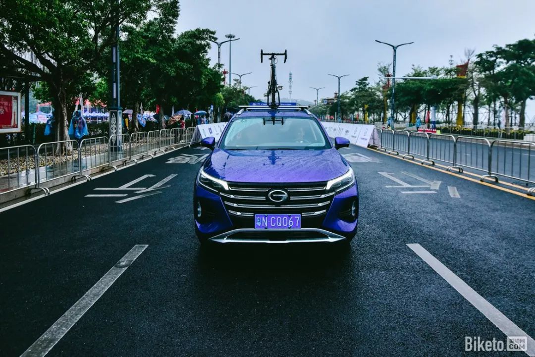 妈祖脚下冷雨战2019环大湾区自行车赛汕尾总决赛